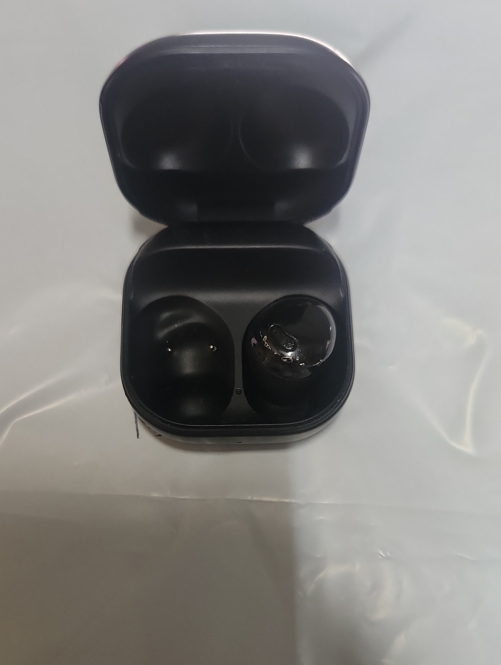 Samsung Black Wireless Earbuds with Charging Case.right Side Only